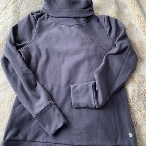 Athletic long neck sweatshirt